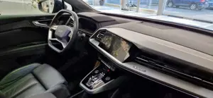 Audi Q4 e-tron 40 AHK Leder Navi Sitzh ACC Bild 4
