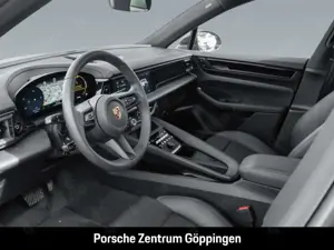 Porsche Macan 4 BOSE InnoDrive LED-Matrix Panoramadach Bild 4