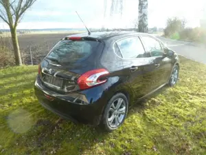 Peugeot 208 Allure Bild 3