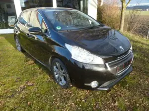 Peugeot 208 Allure Bild 2