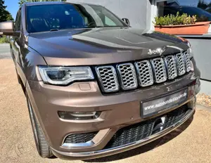 Jeep Grand Cherokee 3.0 CRD Summit*PANO*KAM*ABST*GARANTIE*VOLL* Bild 4