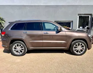 Jeep Grand Cherokee 3.0 CRD Summit*PANO*KAM*ABST*GARANTIE*VOLL* Bild 5