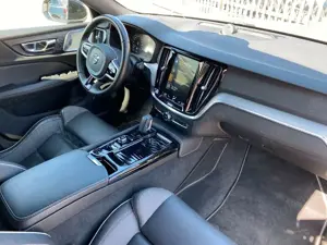 Volvo V60 T8 R-Design Plug-In Hybrid AWD Bild 4