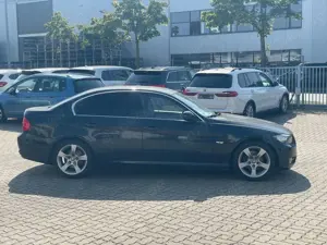 BMW 320 i Bild 3