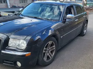 Chrysler 300C Touring 3.5 Automatik Bild 2