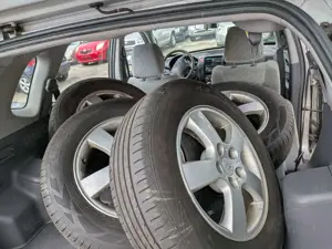 Hyundai TUCSON 2.0 GLS (4WD) Bild 2