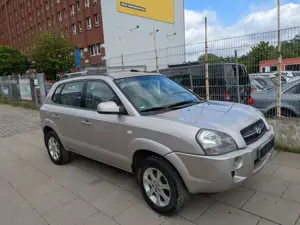 Hyundai TUCSON 2.0 GLS (4WD) Bild 3