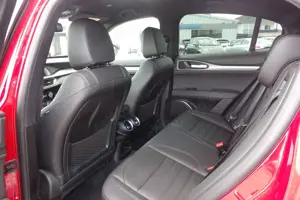 Alfa Romeo Stelvio Sprint Q4 *SHZ/AHK/Leder Veloce/Xenon/RfK/PDC* Bild 5