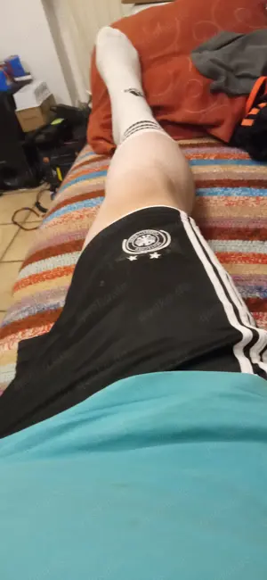 Mann in Sporthose sucht Treffen in PS
