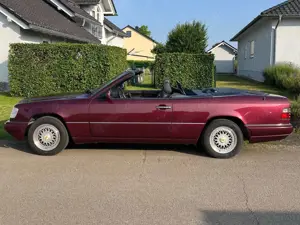 Mercedes-Benz E 200 E 200