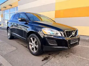 Volvo XC60 Summum 2WD  NAVI*SHZ*PANO Bild 2