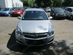 Opel Astra 1.6 Caravan Cosmo Bild 2