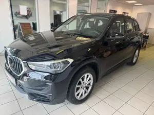BMW X1 Baureihe 18i / NAVI/ SCHECKHEFT / LED /