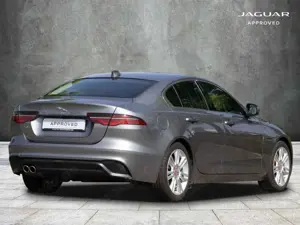 Jaguar XE D200 Aut. S Bild 2