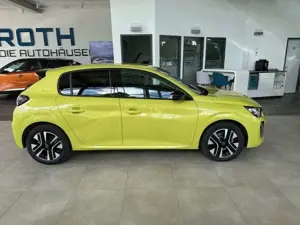 Peugeot 208 1.2 EU6d Hybrid 100 e-DSC6 Allure 360 Kamera LED A Bild 3