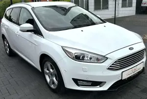 Ford Focus Turnier Titanium Bi-Xeon|Navi|Teillleder