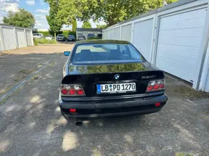 BMW 320 320i Coupe