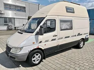 Mercedes-Benz Sprinter CS-Reisemobil Corona Wohnmobil Hochdach