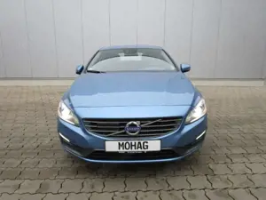 Volvo V60 Momentum NAVI BUSINESS PAKET WINTER PAKET KLIMAAUT Bild 2