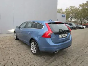 Volvo V60 Momentum NAVI BUSINESS PAKET WINTER PAKET KLIMAAUT Bild 5