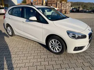 BMW 216 i Active Tourer Advantage Bild 2