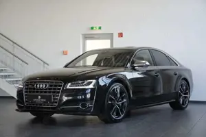 Audi S8 4.0 TFSI quattro *CERAMIC*HEADSUP*PANO* Bild 2
