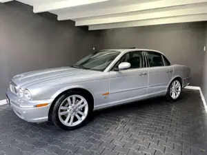 Jaguar XJ 3.0 AUTOMATIK, NAVIGATION, XENON, PDC