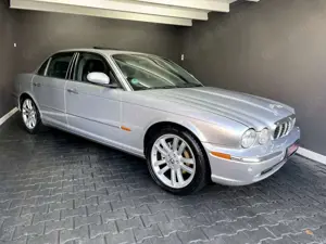 Jaguar XJ 3.0 AUTOMATIK, NAVIGATION, XENON, PDC Bild 4