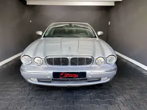 Jaguar XJ 3.0 AUTOMATIK, NAVIGATION, XENON, PDC Bild 5