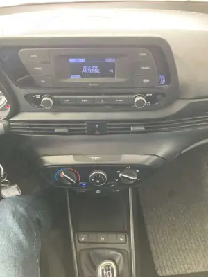 Hyundai i20 blue 1.2 Pure Bild 5