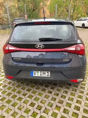 Hyundai i20 blue 1.2 Pure Bild 2