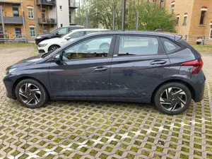 Hyundai i20 blue 1.2 Pure Bild 3