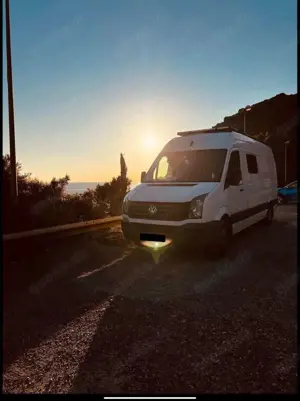 Volkswagen Crafter autarkes Wohnmobil