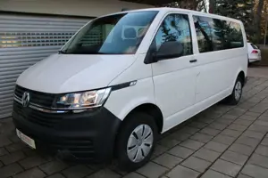Volkswagen T6 Kombi DSG LR Navigation Klimaanlage PDC AHK 9-Sitze Bild 3