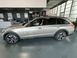 Mercedes-Benz C 220 d 4Matic T All Terrain Bild 3