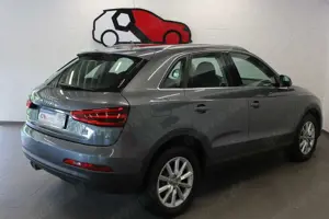 Audi Q3 2.0 TDI quattro Xenon Shzg Navi PDC BT RDC Tempoma Bild 5