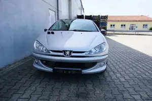 Peugeot 206 1.6 16V Cabrio Radio Klima 2.Hand Tüv Neu Bild 4