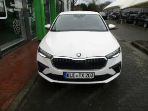Skoda Scala Essence, Standort Geldern Bild 3