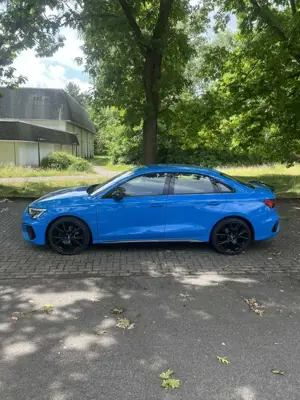 Audi A3 40 TFSI Limousine quattro S tronic line Bild 2