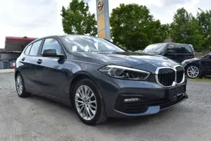 BMW 120 i Lim. Advantage "Navi/SHZ/PDC/LED"