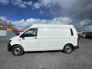 Volkswagen T6 Transporter Kasten Mittelhochdach lang  Klima  Standh. Bild 4