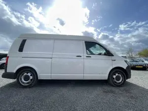 Volkswagen T6 Transporter Kasten Mittelhochdach lang  Klima  Standh. Bild 5