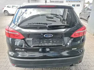 Ford Focus 1.5 Titanium Automatik Euro6 Navi Rückfa-Kamera Bild 5