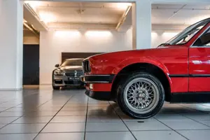 BMW 320 i 6 Zyl BBS LEDER TOP ZUSTAND H-KNZ Bild 3