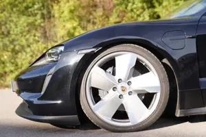 Porsche Taycan Sport Turismo 1 Hand/LED/PANO Bild 5