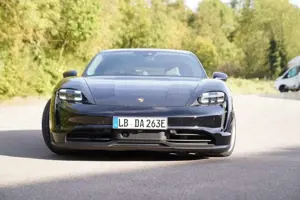 Porsche Taycan Sport Turismo 1 Hand/LED/PANO Bild 4