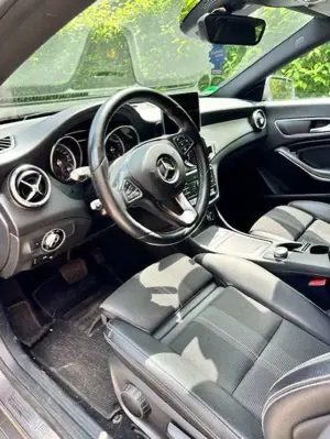 Mercedes-Benz CLA 180 CLA 180 7G-DCT Urban