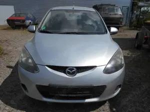 Mazda 2 Lim. 1.3 Independence Sport Bild 3