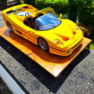 Modellautos 1:18--Oldies--FERRARIS siehe dazu die Fotos.