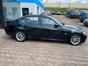 BMW 318 i Lim Motorschaden Automatik~Schiebedach~SHZ Bild 5